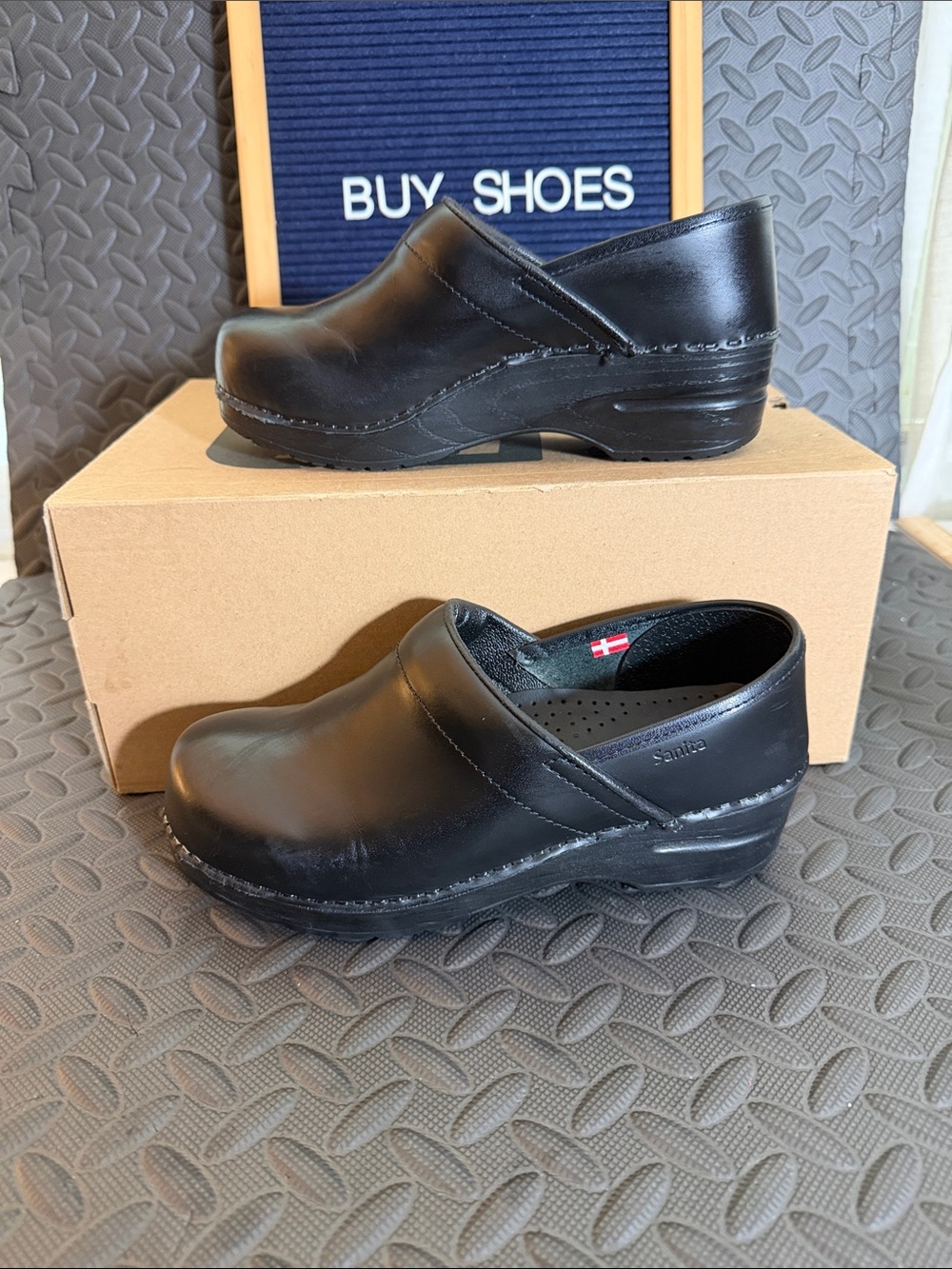 Sanita Danish Professional Clogs Black Smooth Leather Size 38 GUC (Bin#4)